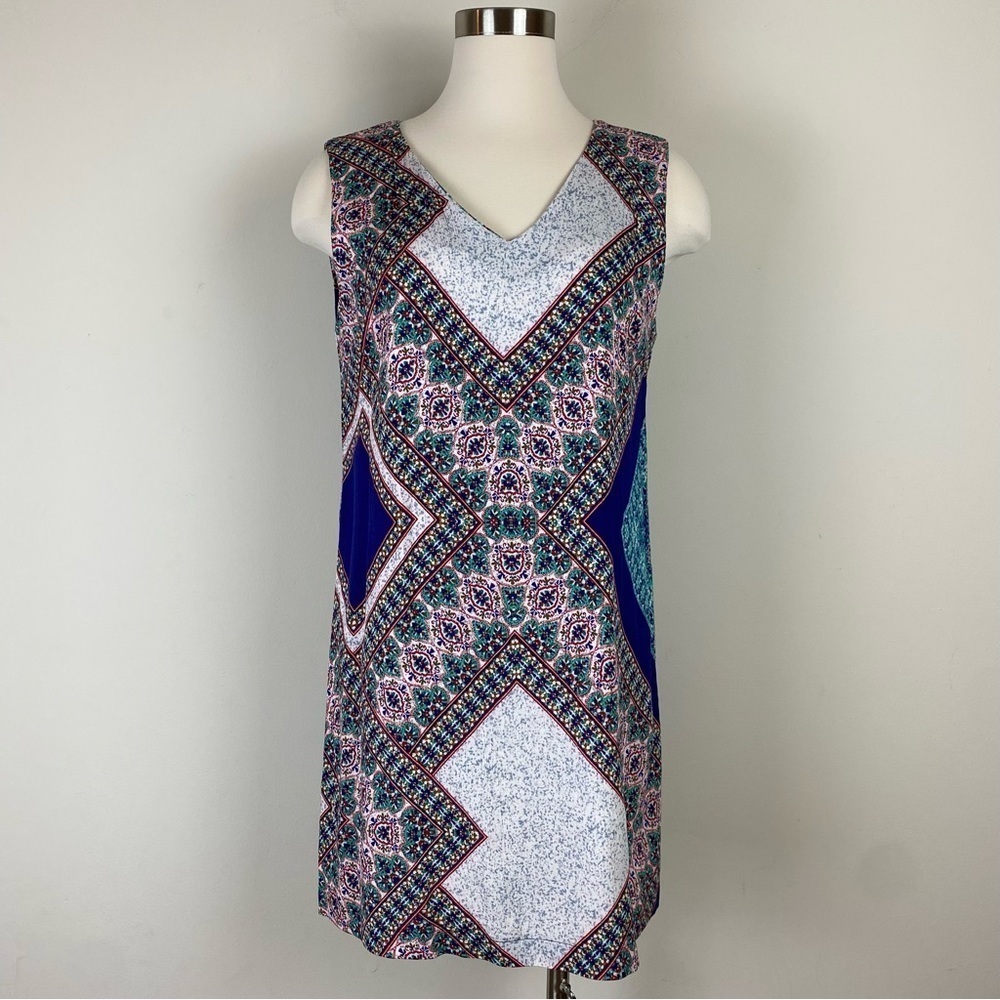 Renee C. Mini Shift Dress Floral Diamond Blue Sleeveless V Neck Size‎ M Comfy